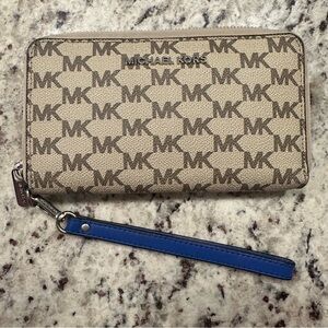 Michael Kors zip wallet - monogram with blue wristlet